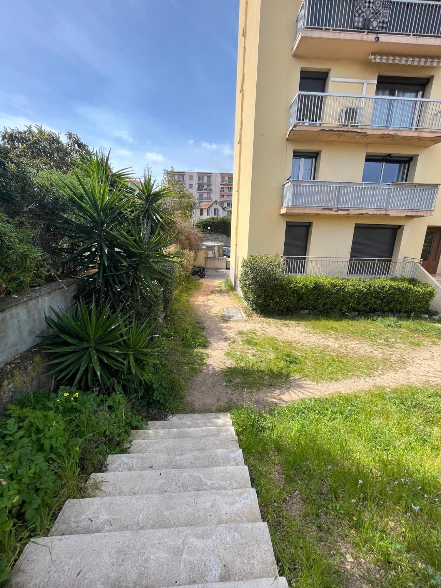 Superbe T2 Avec Place De Parking Ajaccio  Exteriér fotografie